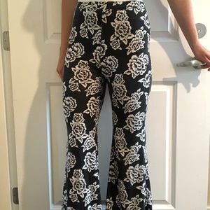 Stretchy high rose bell-bottom pants